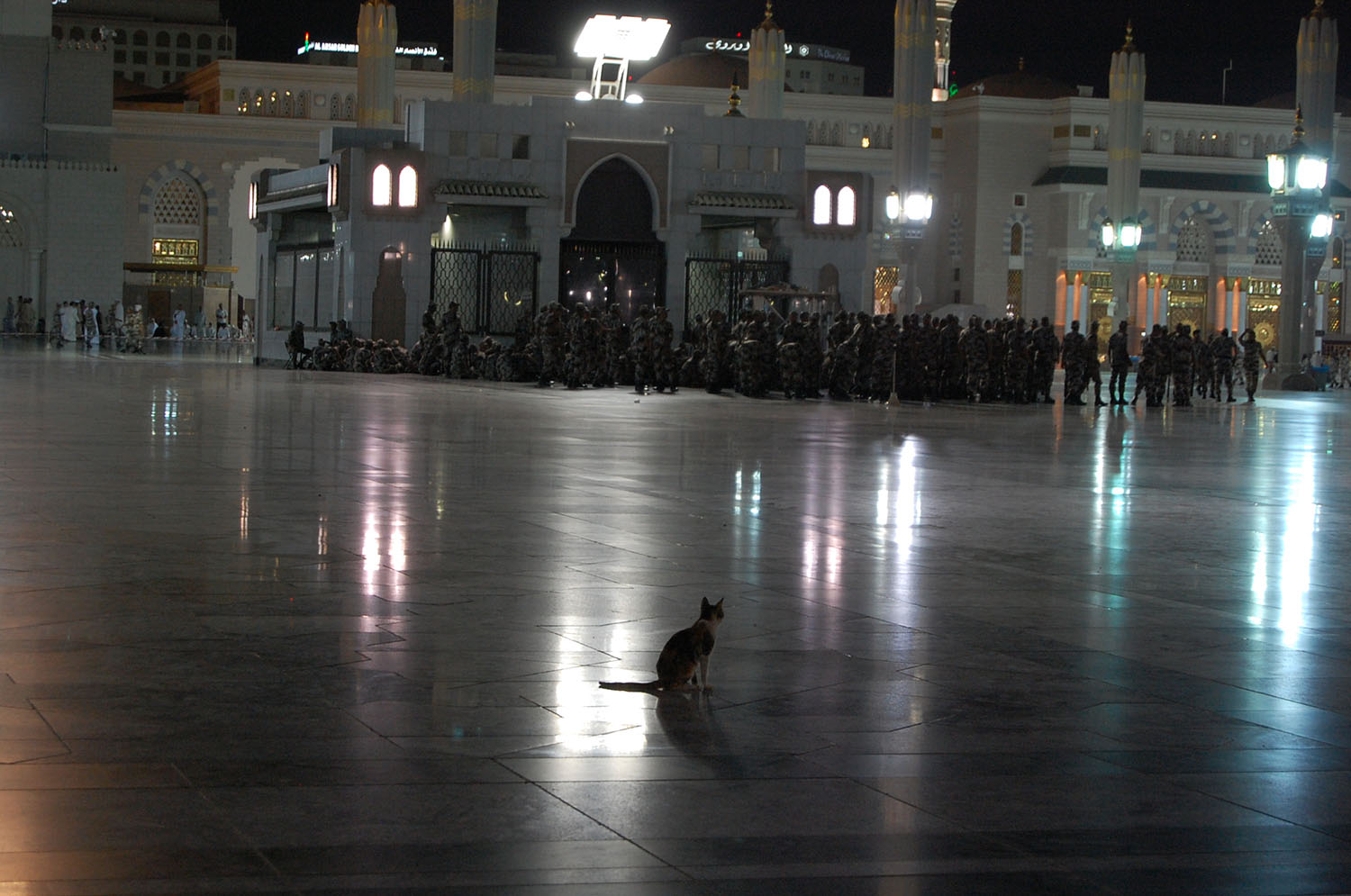 On a Thursday night, very holy to Shias, massive numbers of Saudi police cordon off entire areas of the Masjid al-Nabi to prevent the Shias from gathering.